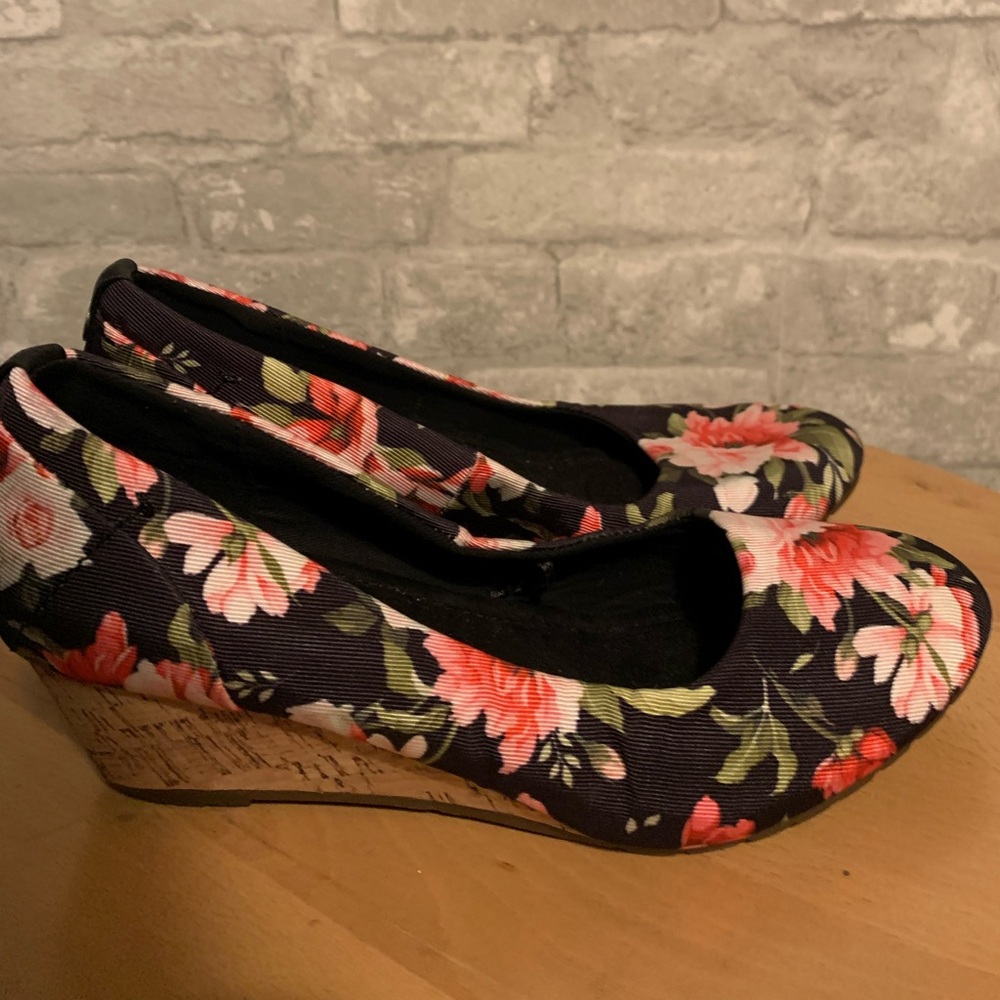 Chelsea floral wedge heels